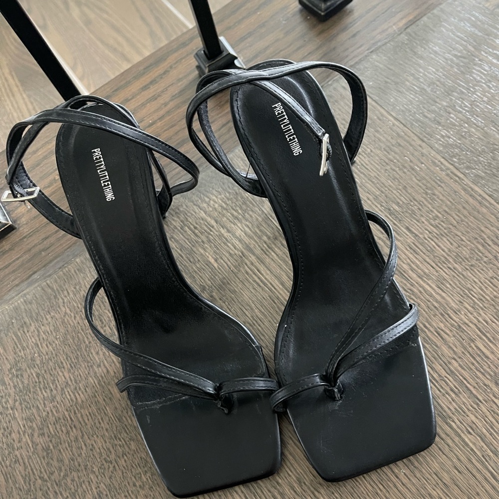 Prettylittlething heeled sandals in black